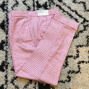 Brand New - WITH TAGS Ann Taylor pink houndstooth pant